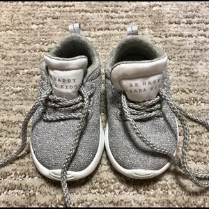 Zara walker/toddler shoes